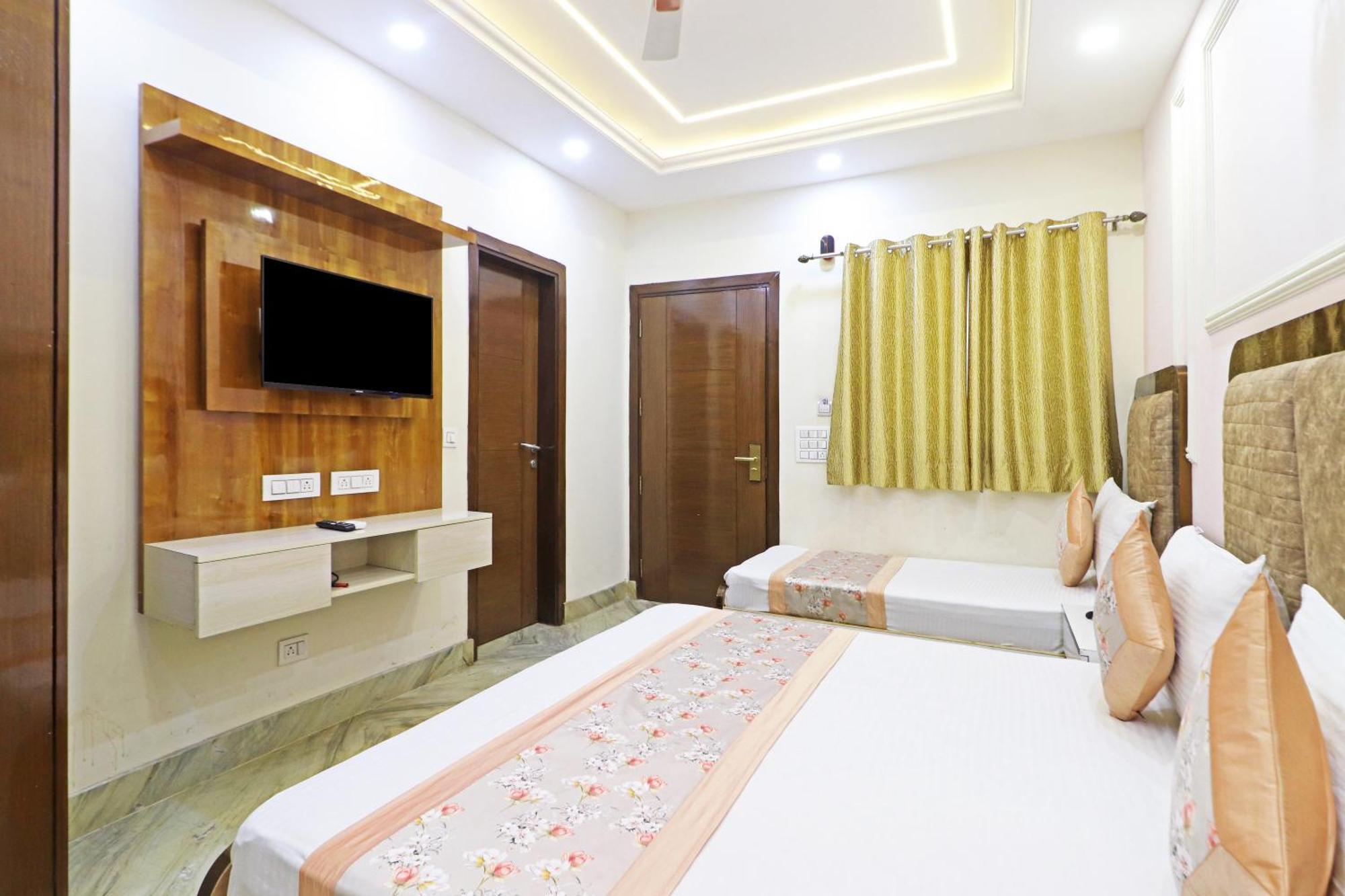 Hotel Samrat Residency 10 Mints Walking Distance Nizamuddin Railway Station New Delhi Exterior photo