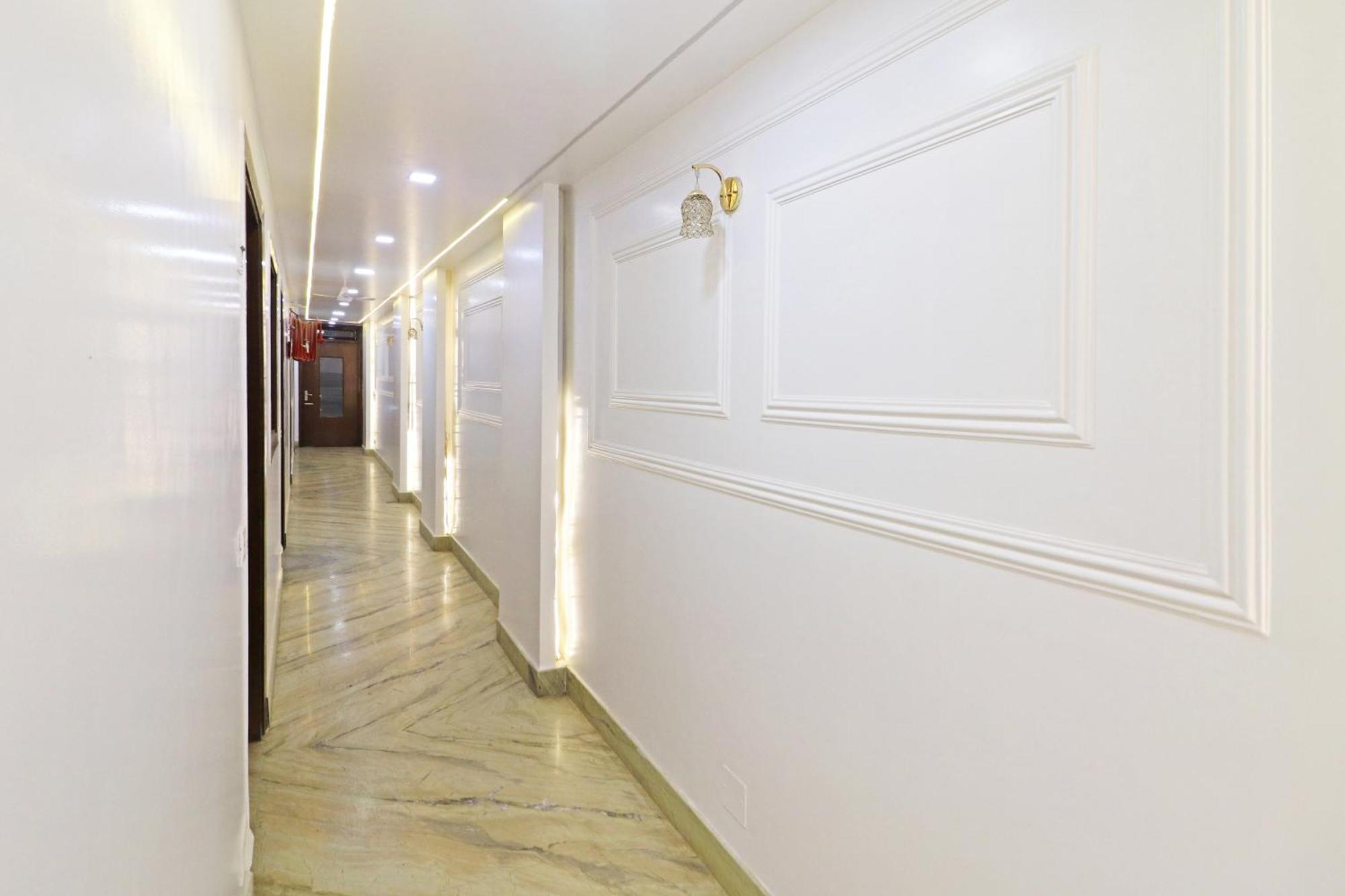 Hotel Samrat Residency 10 Mints Walking Distance Nizamuddin Railway Station New Delhi Exterior photo